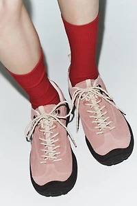 BASKETS TREKKING CUIR