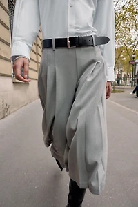 LONG BERMUDA SHORTS WITH PLEATS