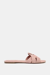 CROSSOVER LEATHER FLAT SANDALS