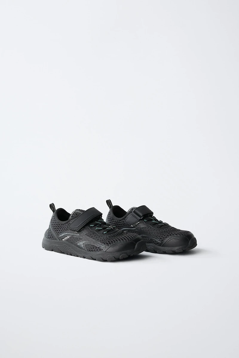 BAREFOOT SNEAKERS