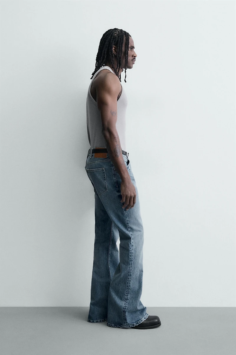 FLARE FIT JEANS