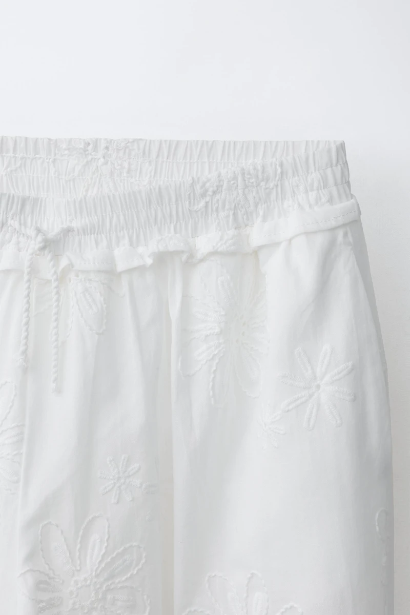 EMBROIDERED FLORAL BLOOMER PANTS