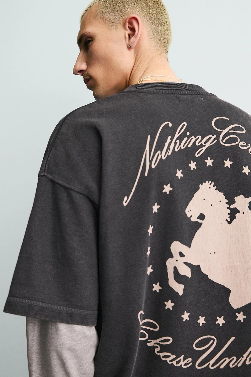 WASHED HORSES GRAPHIC SWEATSHIRT
