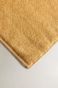 BATH TOWEL WITH DOUBLE TOPSTITCHING