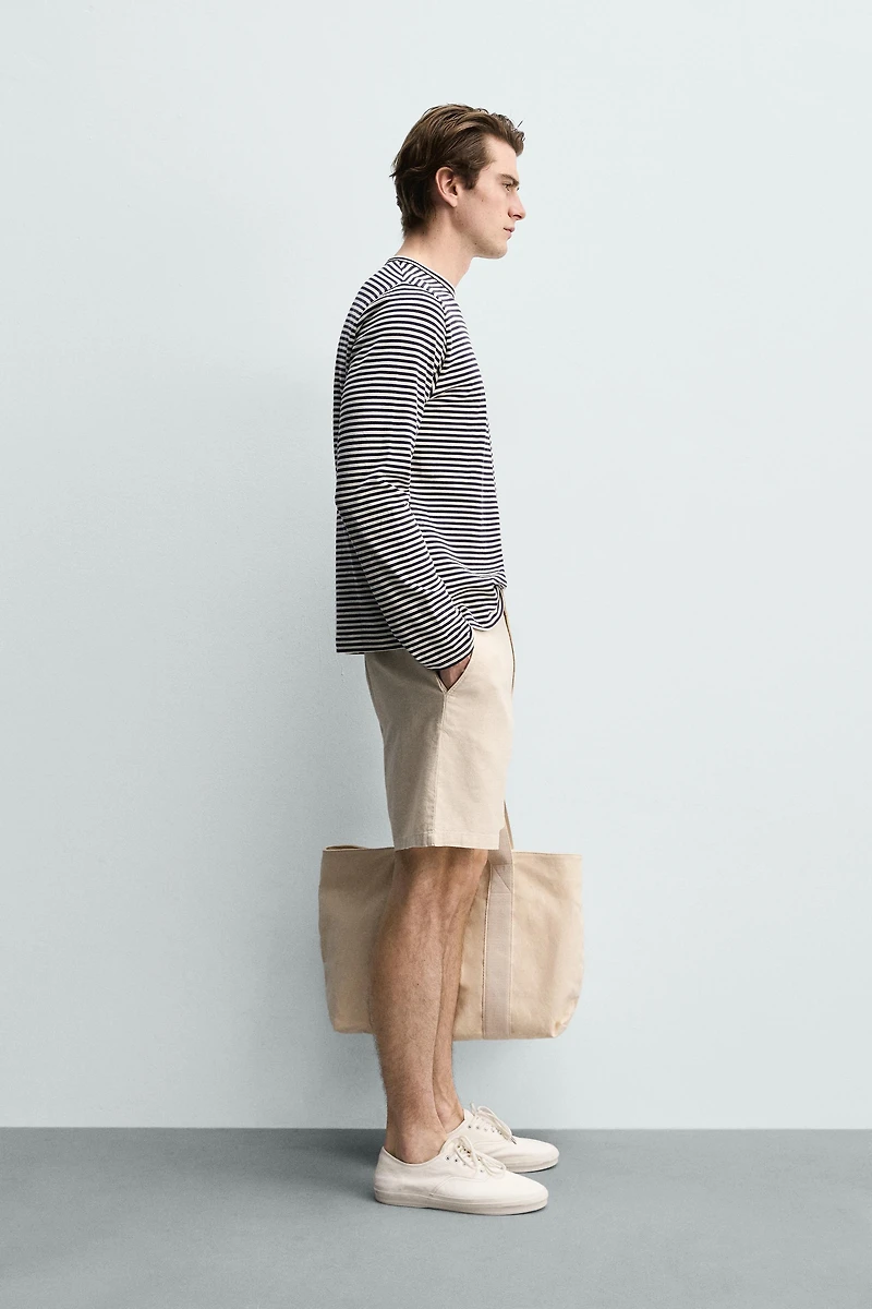 SHORT REGULAR FIT STRUCTURÉ