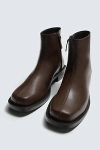 TOPSTITCHED BOOTS
