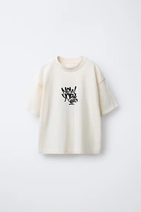 TEXTURED GRAFFITI PRINT T-SHIRT