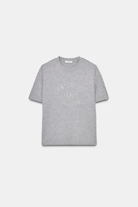 T-SHIRT À INSCRIPTION BRILLANTE