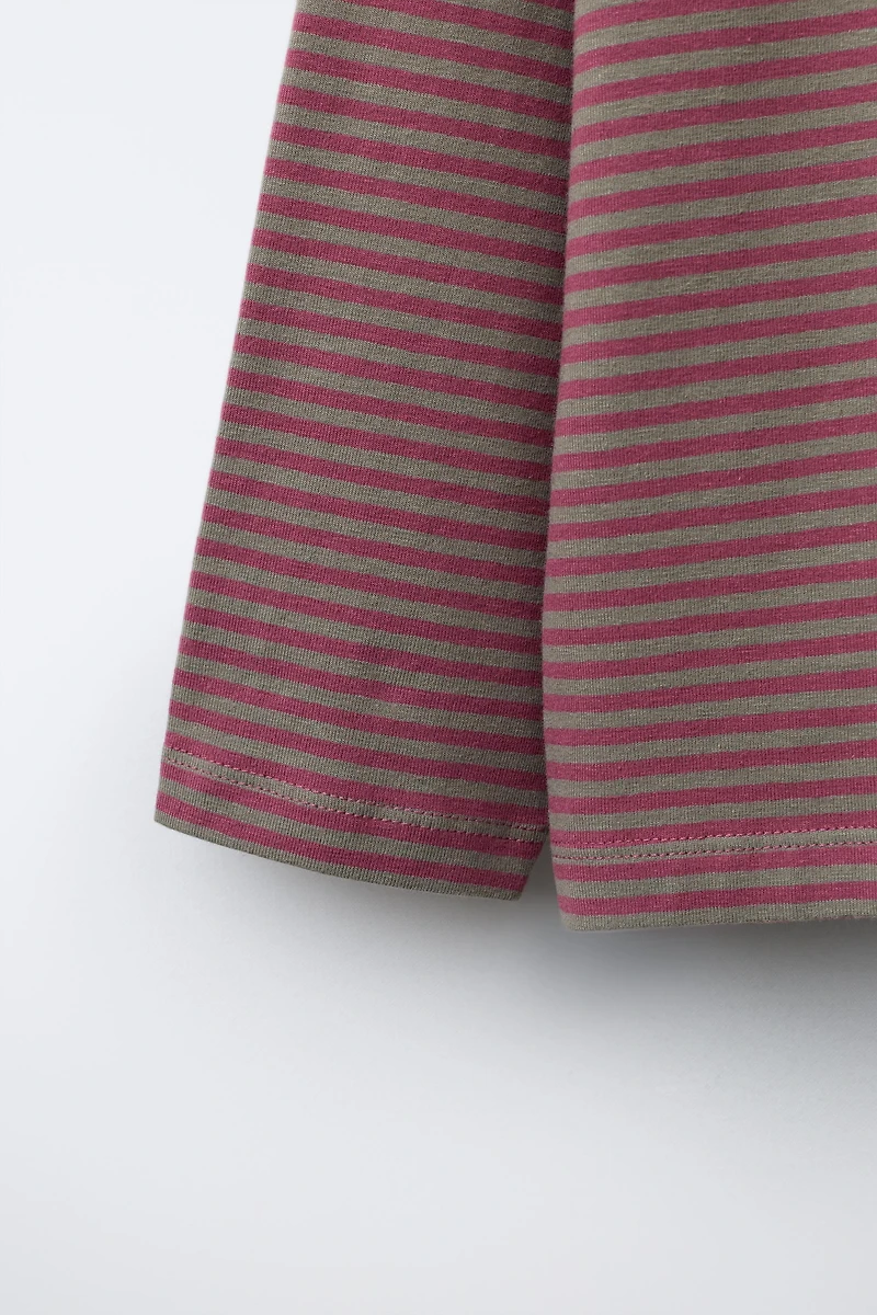 T-SHIRT IMPRIMÉ À RAYURES