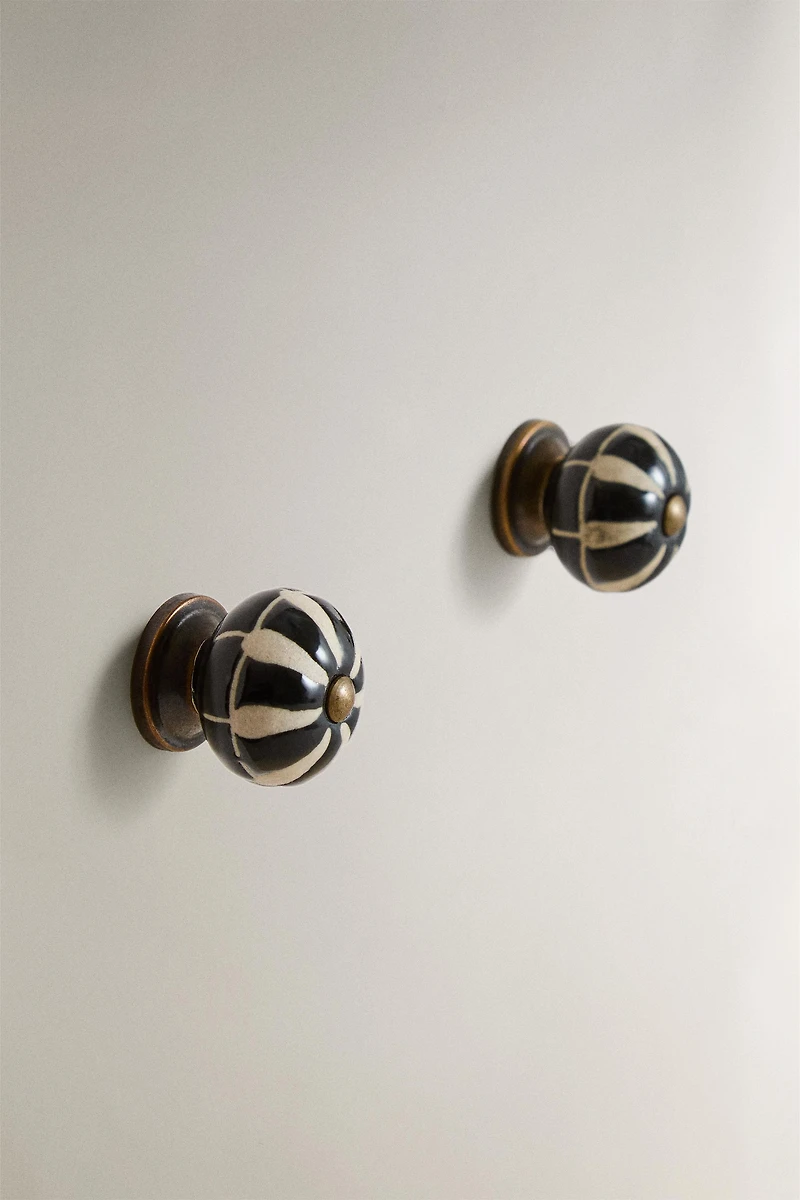 SET OF STRIPED CERAMIC KNOBS (SET OF 2)