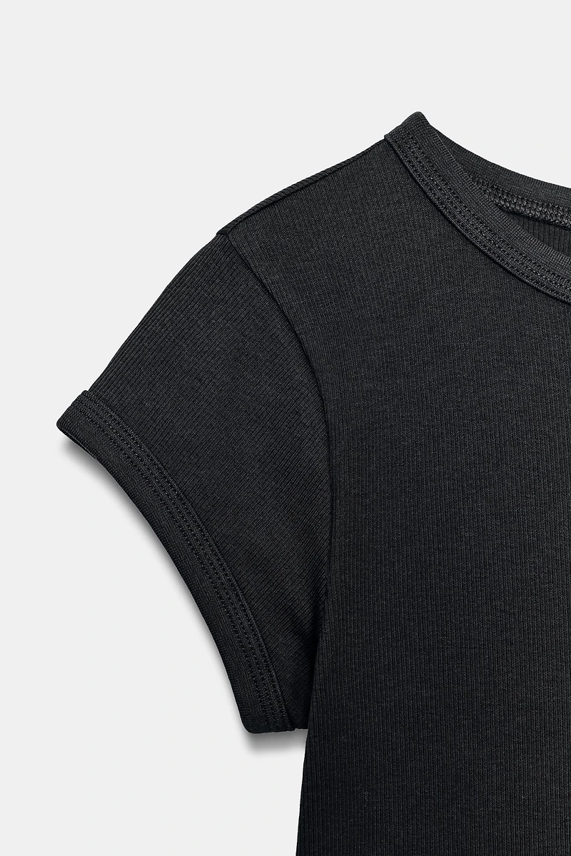 RIBBED SHORT SLEEVE T-SHIRT