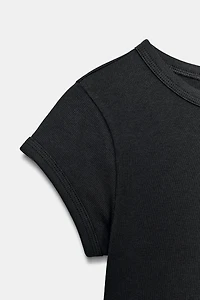 RIBBED SHORT SLEEVE T-SHIRT