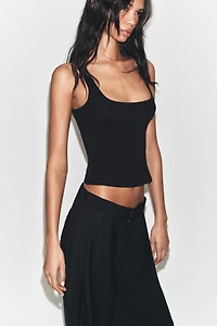 FLOWY PLEATED PANTS