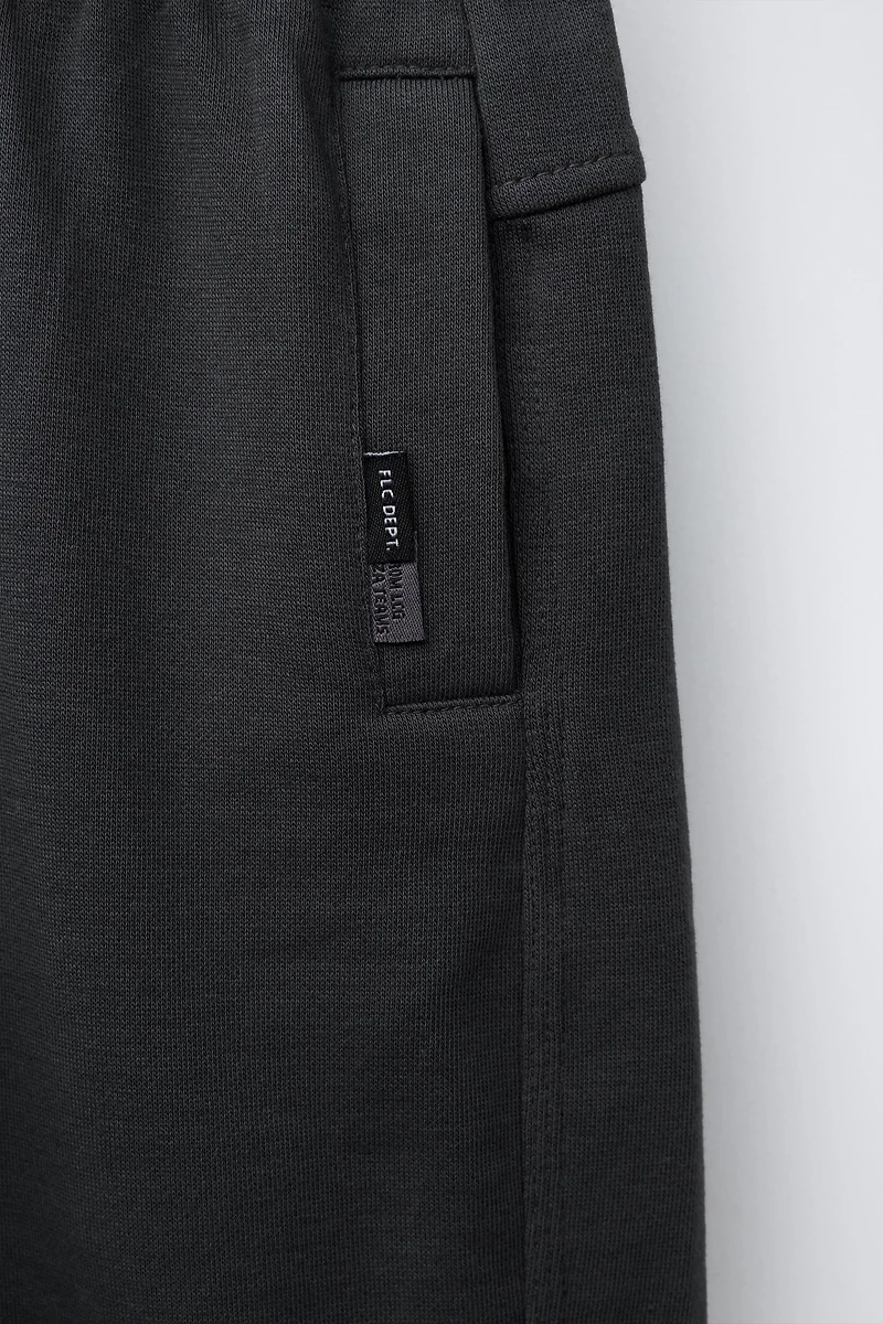 PLUSH LABEL SHORTS