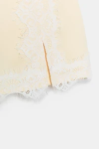 CONTRAST LACE SKORT