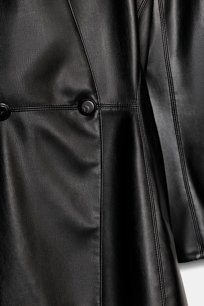 FITTED FAUX LEATHER BLAZER