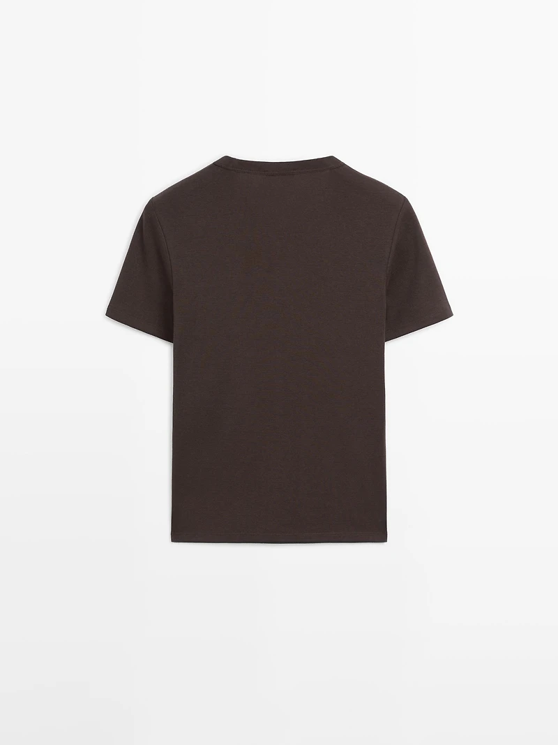 100% cotton V-neck T-shirt