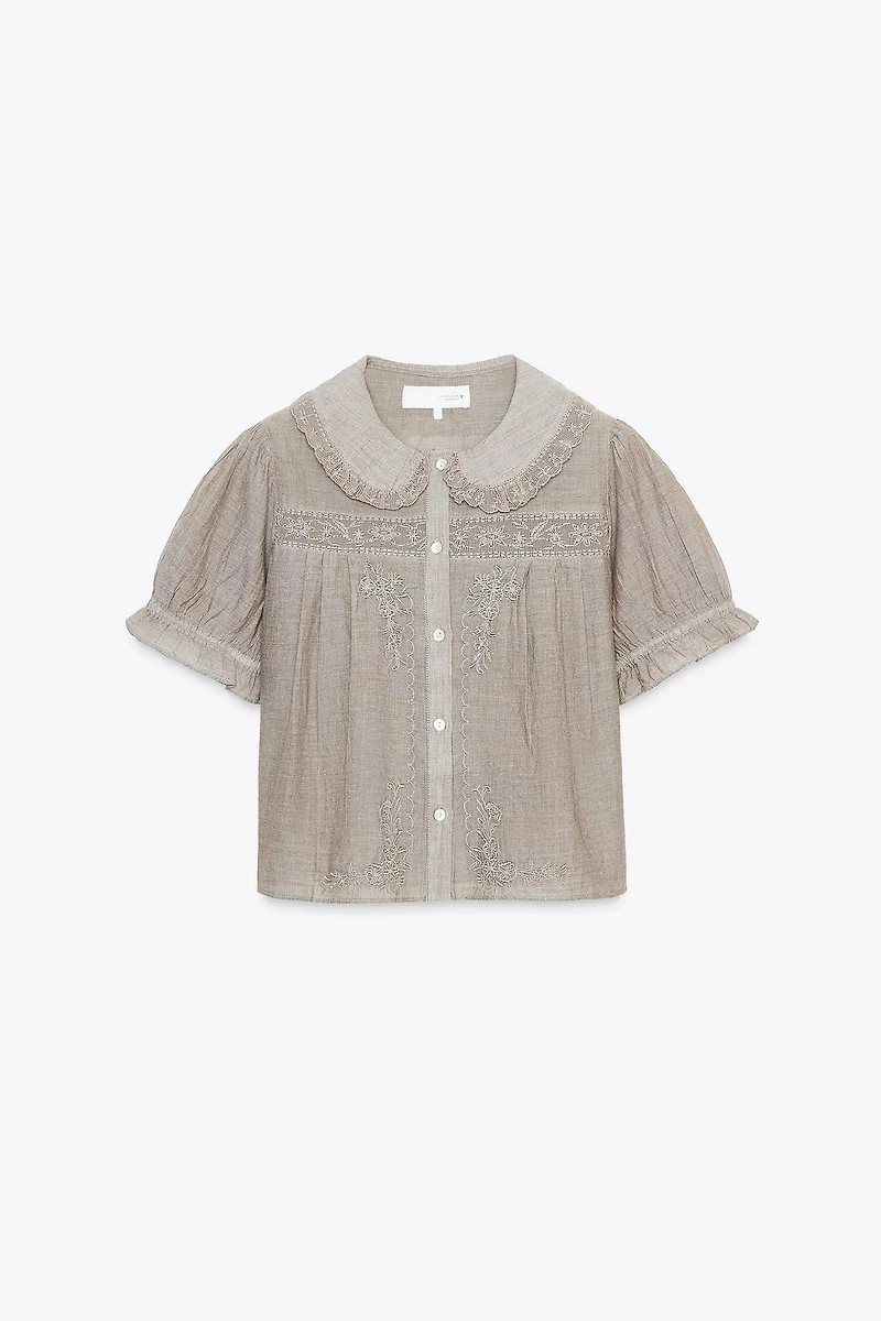 EMBROIDERED PETER PAN COLLAR SHIRT