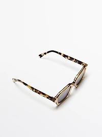 Rectangular sunglasses