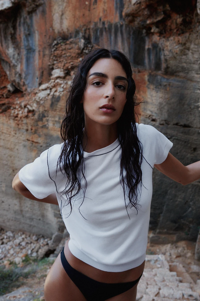 TRIMMED SHORT SLEEVE KNIT TOP