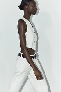 BACK CUT OUT VEST