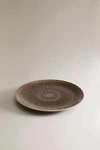 DINNER PLATE WITH RAISED DESIGN