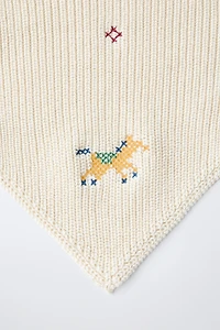 KNIT BANDANA WITH CROSS-STITCH DETAILS