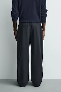 PANTALON COUPE DÉCONTRACTÉE À RAYURES