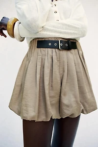 BALLOON SHORTS WITH BUCKLE