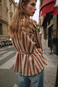 CHEMISE RAYÉE AVEC PATTE AU DOS