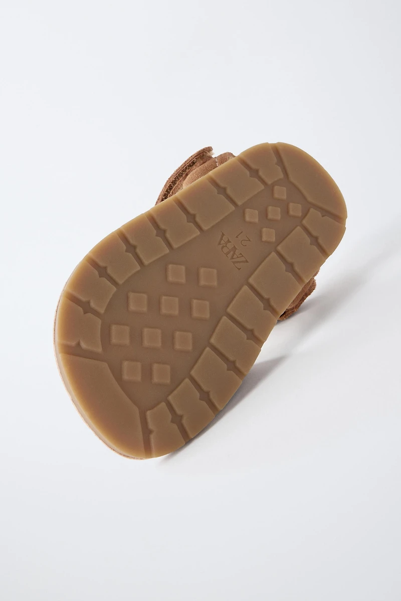 SANDALES EN CUIR PIEDS NUS
