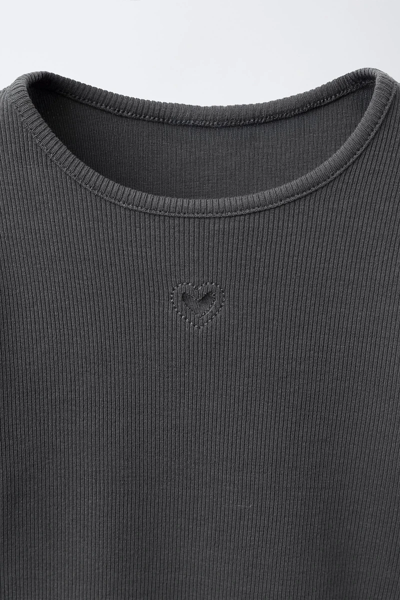 RIBBED HEART T-SHIRT