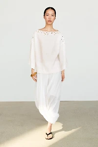 Linen boat neck blouse with embroidery