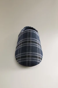 CHAUSSONS OUVERTS À L’ARRIÈRE CARREAUX