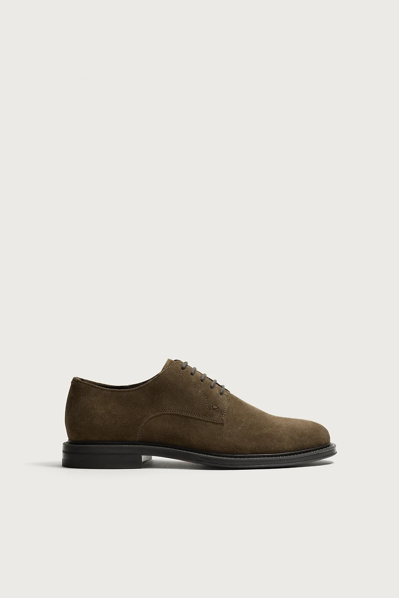 CHAUSSURES EN CUIR