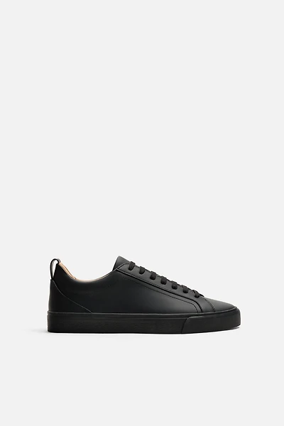 BASIC SNEAKERS