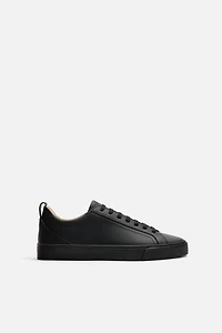 BASIC SNEAKERS