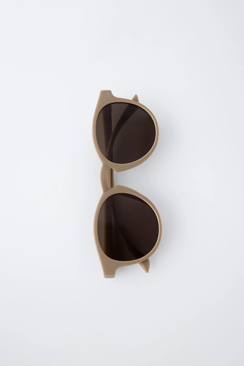 THIN PLASTIC FRAME SUNGLASSES
