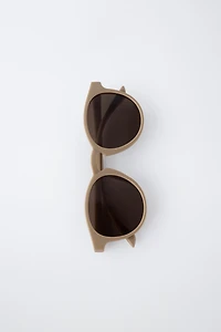 THIN PLASTIC FRAME SUNGLASSES
