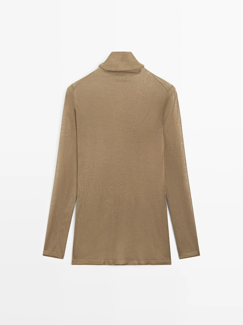 Extra fine knit 100% silk sweater with high neck - LIMITED