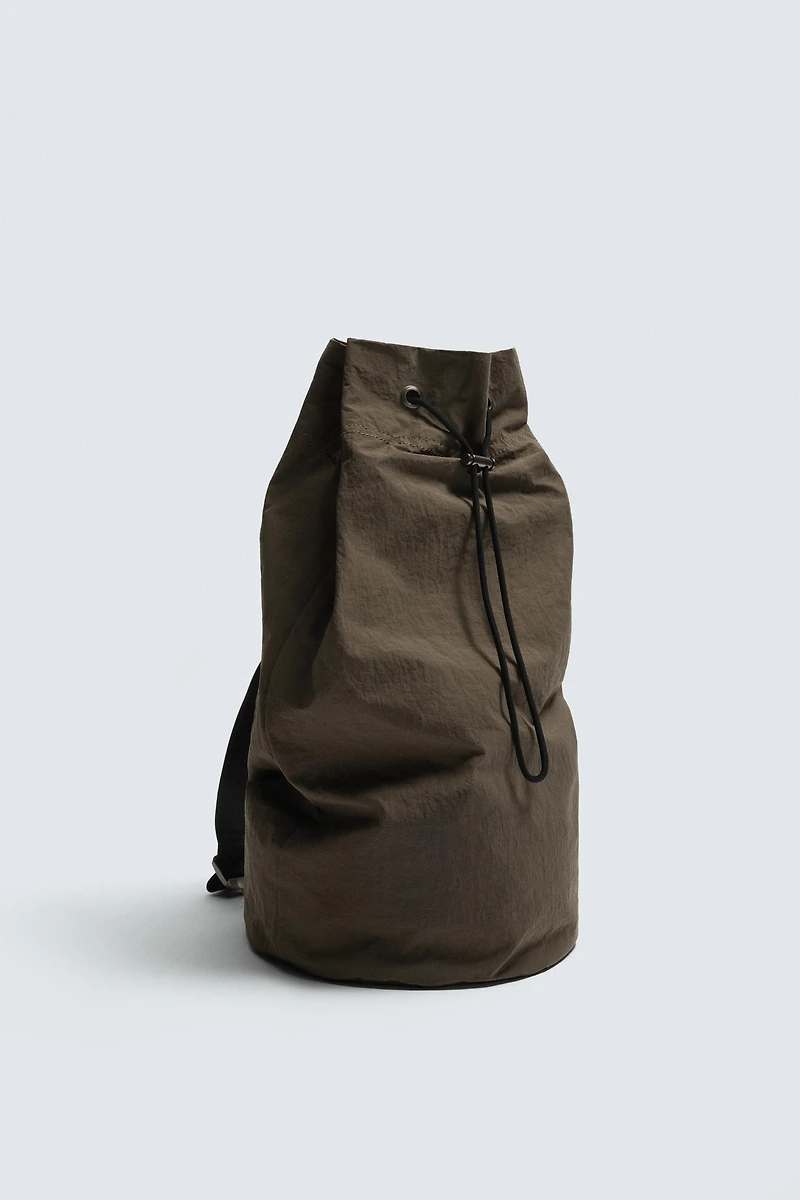 TECHNICAL BUCKET BAG