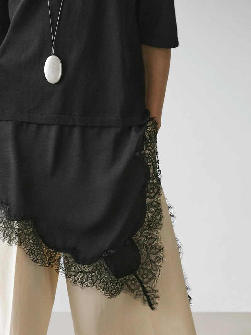 Dress with contrast lace detail