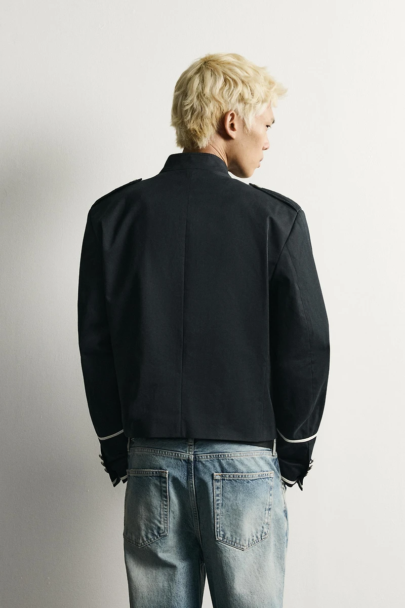 CONTRAST CROPPED FIT JACKET