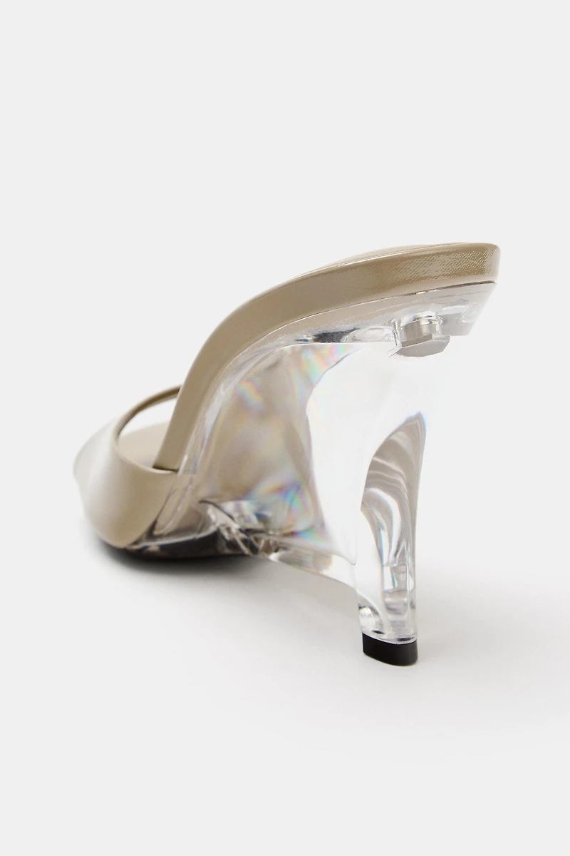 PATENT EFFECT WEDGE SANDALS