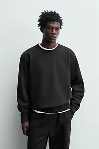 BASIC CREWNECK SWEATSHIRT