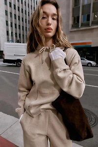 SWEAT BASIQUE À CAPUCHE