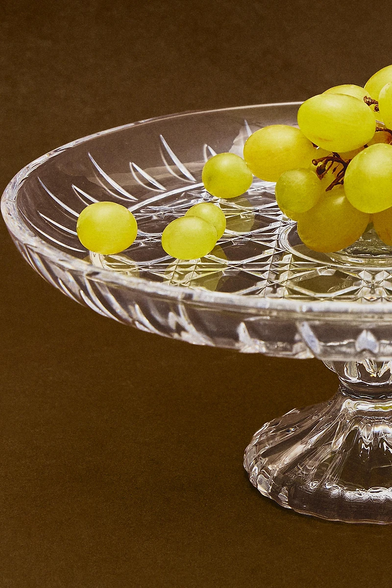 RAISED GLASS SERVING DISH WITH DIAMOND DESIGN