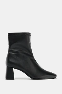 WIDE HEELED ANKLE BOOTS