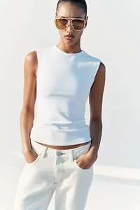 SLEEVELESS T-SHIRT