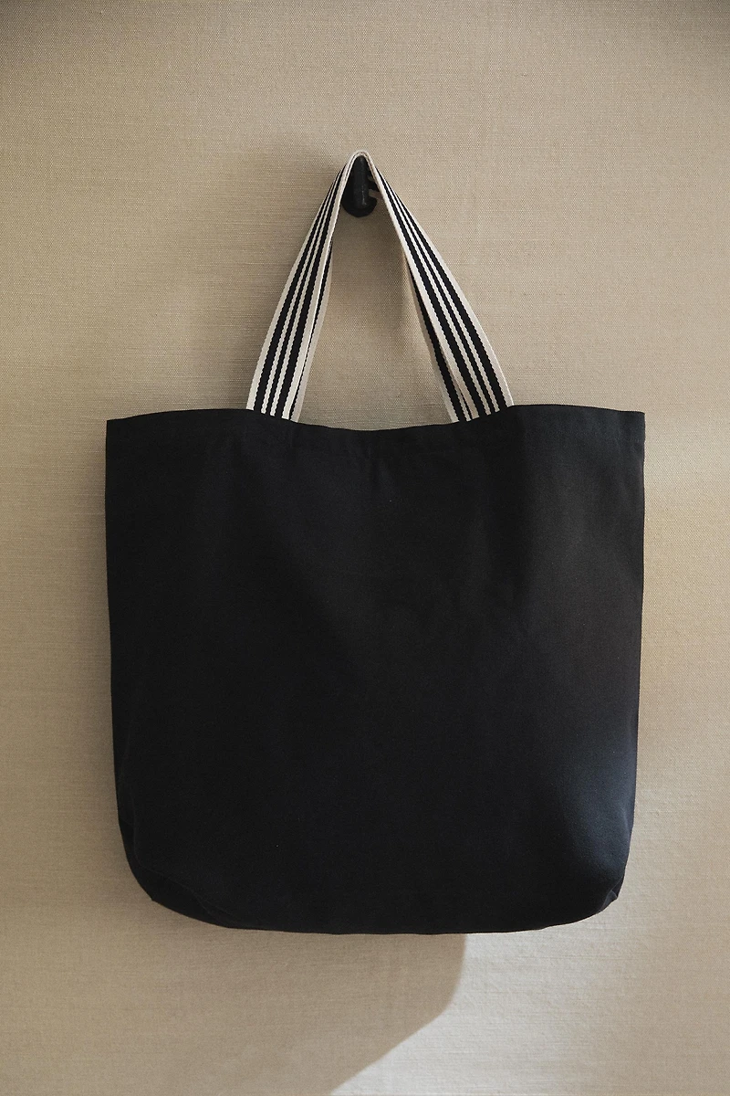 REVERSIBLE FABRIC STRIPED SHOPPER BAG